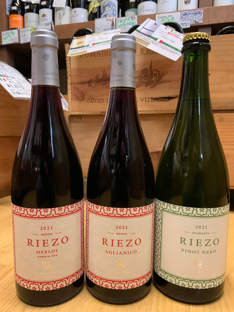 カンティーナリエゾーさんワイン入荷しました。